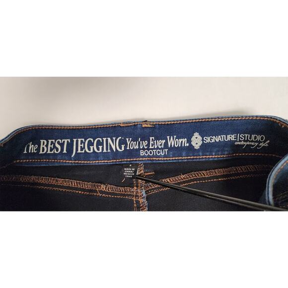 Signature Studio Contemporary Style Bootcut Jeans Size 6 - Picture 5 of 5